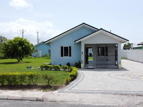 First image of 35 Blossom Avenue in Innswood, St. Catherine, Jamaica - property is For Rent