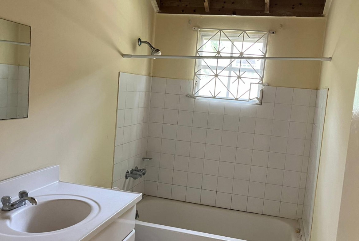 Fifth image of 622 Bayswater Crescent, White in White Water Meadows, St. Catherine, Jamaica - property is For Rent
