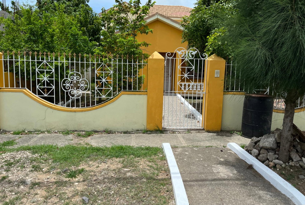Tenth image of 622 Bayswater Crescent, White in White Water Meadows, St. Catherine, Jamaica - property is For Rent
