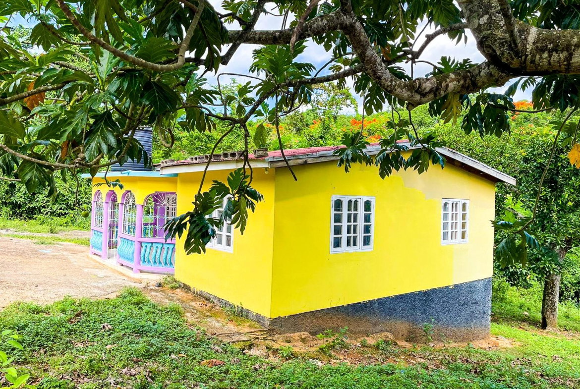 Fourth image of Bonavista, Santa Cruz in Santa Cruz, St. Elizabeth, Jamaica - property is For Sale