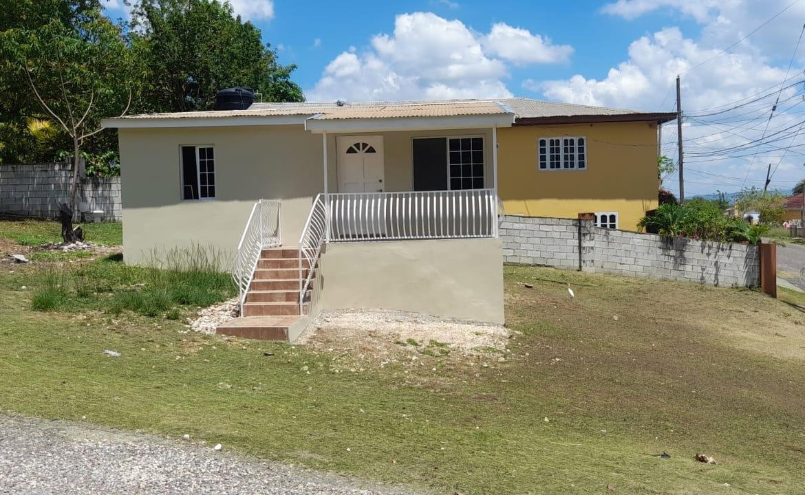 Third image of 112 Hummingbird Close in Santa Cruz, St. Elizabeth, Jamaica - property is For Sale