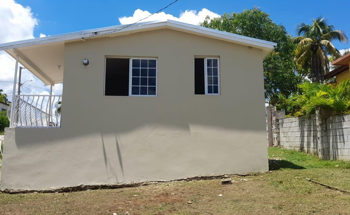 Fourth image of 112 Hummingbird Close in Santa Cruz, St. Elizabeth, Jamaica - property is For Sale