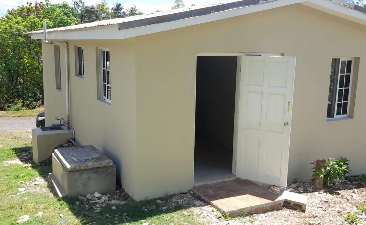 Fifth image of 112 Hummingbird Close in Santa Cruz, St. Elizabeth, Jamaica - property is For Sale