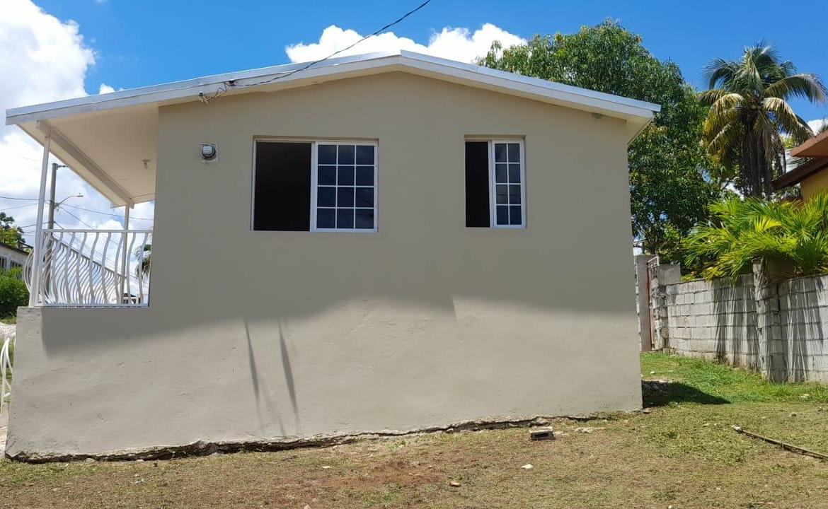 Sixth image of 112 Hummingbird Close in Santa Cruz, St. Elizabeth, Jamaica - property is For Sale