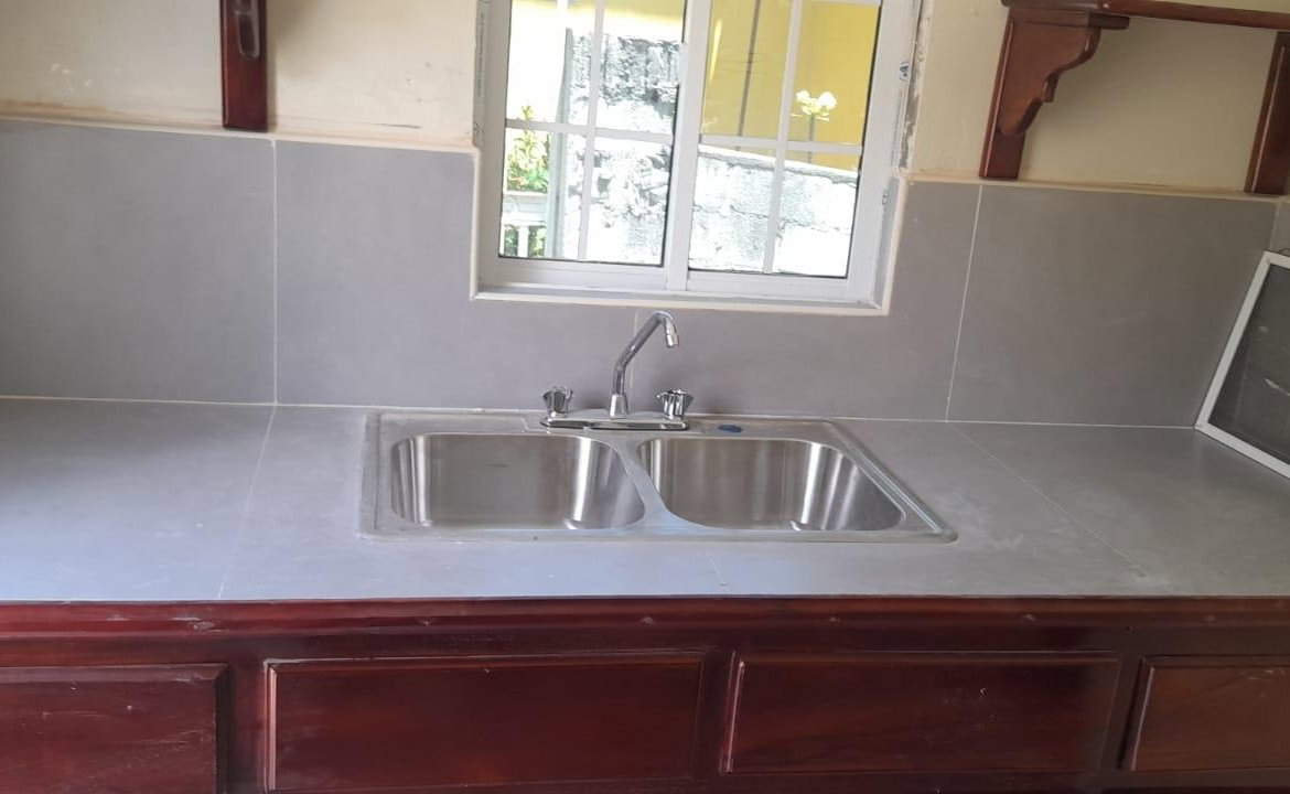 Eighth image of 112 Hummingbird Close in Santa Cruz, St. Elizabeth, Jamaica - property is For Sale