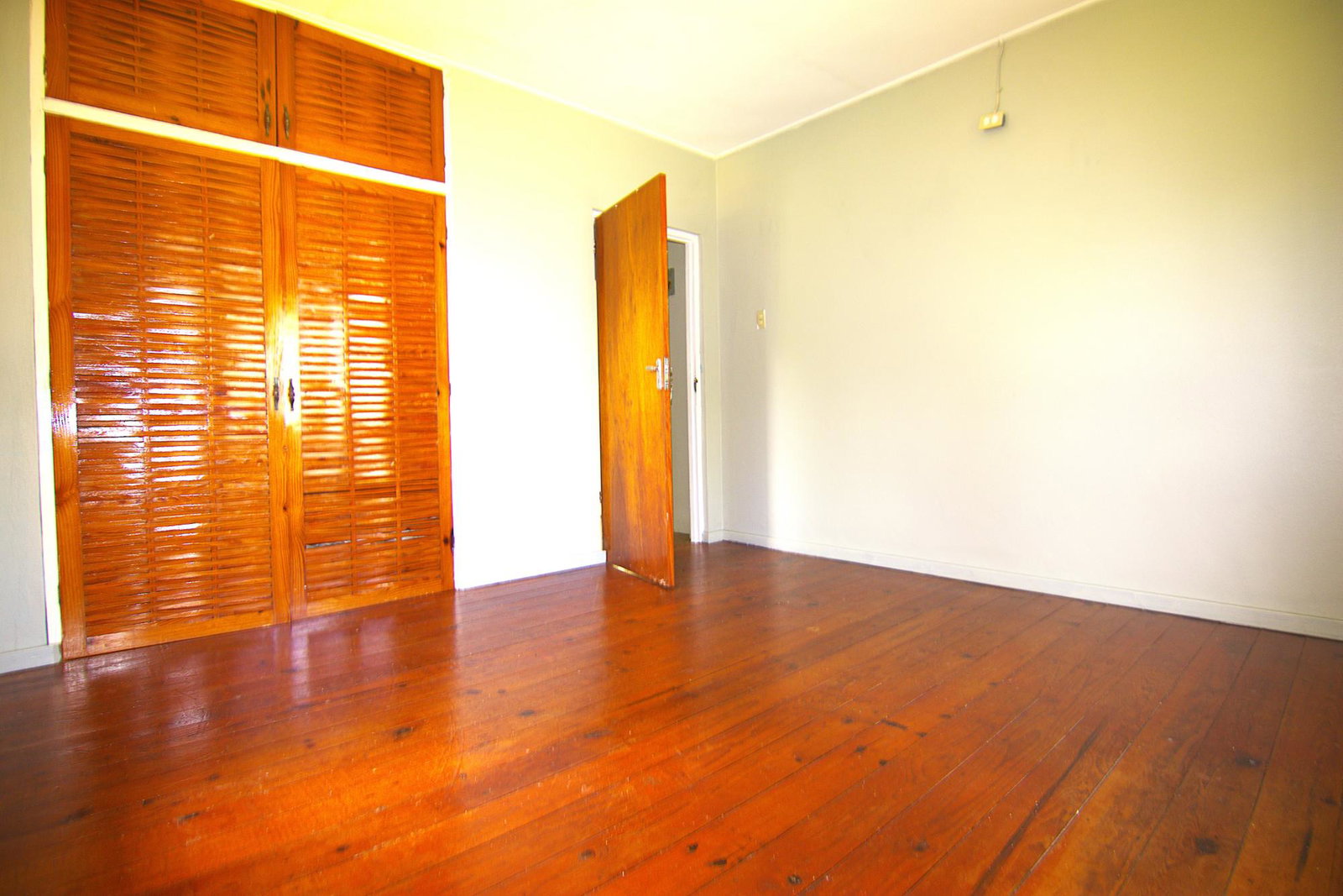 Fifth image of Royal Flat in Mandeville, Manchester, Jamaica - property is For Sale