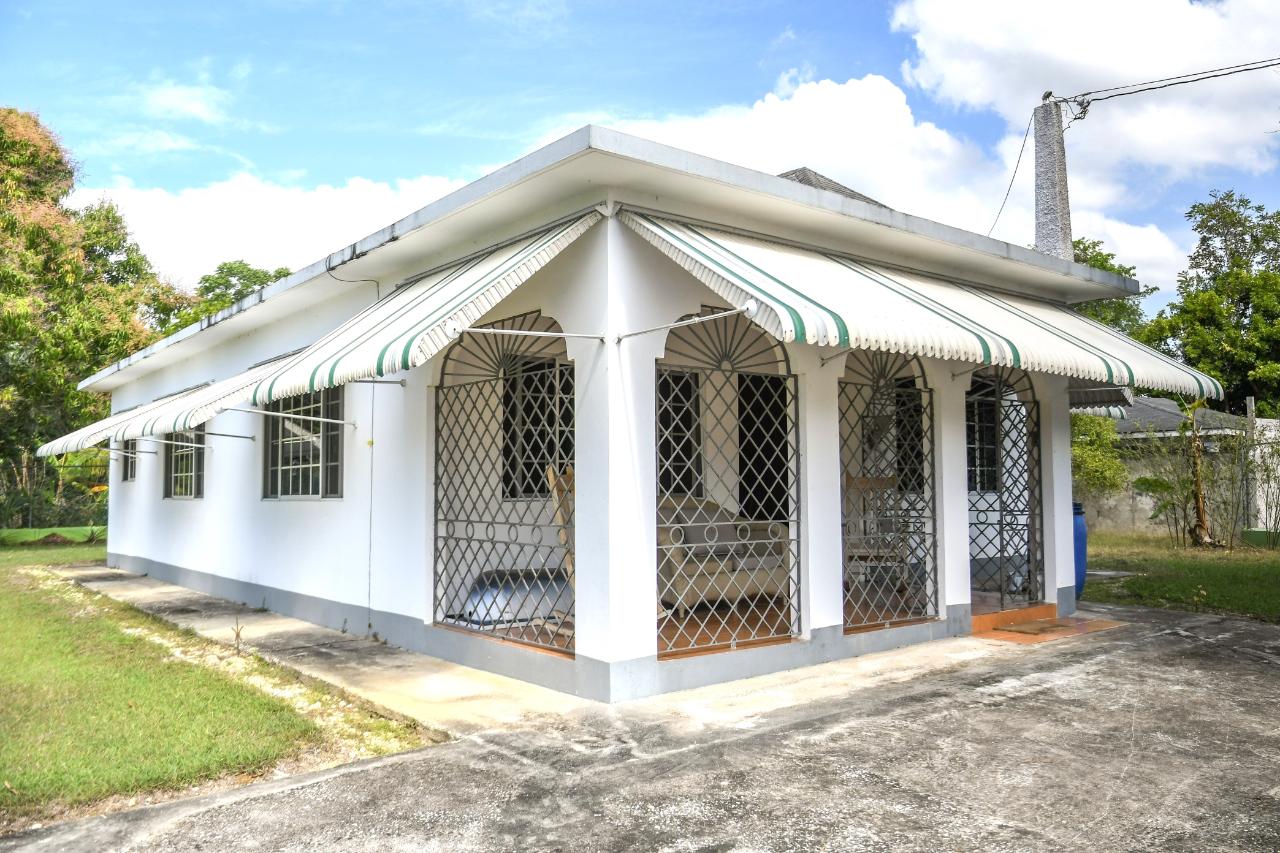 Charming-2-Bedroom-House-for-Sale-in-Westmoreland-Jamaica Fourth image of House-6 Bloomingdale in SAVANNA LA MAR, Westmoreland, Jamaica - property is For Sale