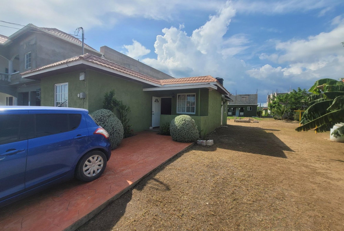 Second image of 484 Silver Crescent in Johnston Pen, St. Catherine, Jamaica - property is For Rent