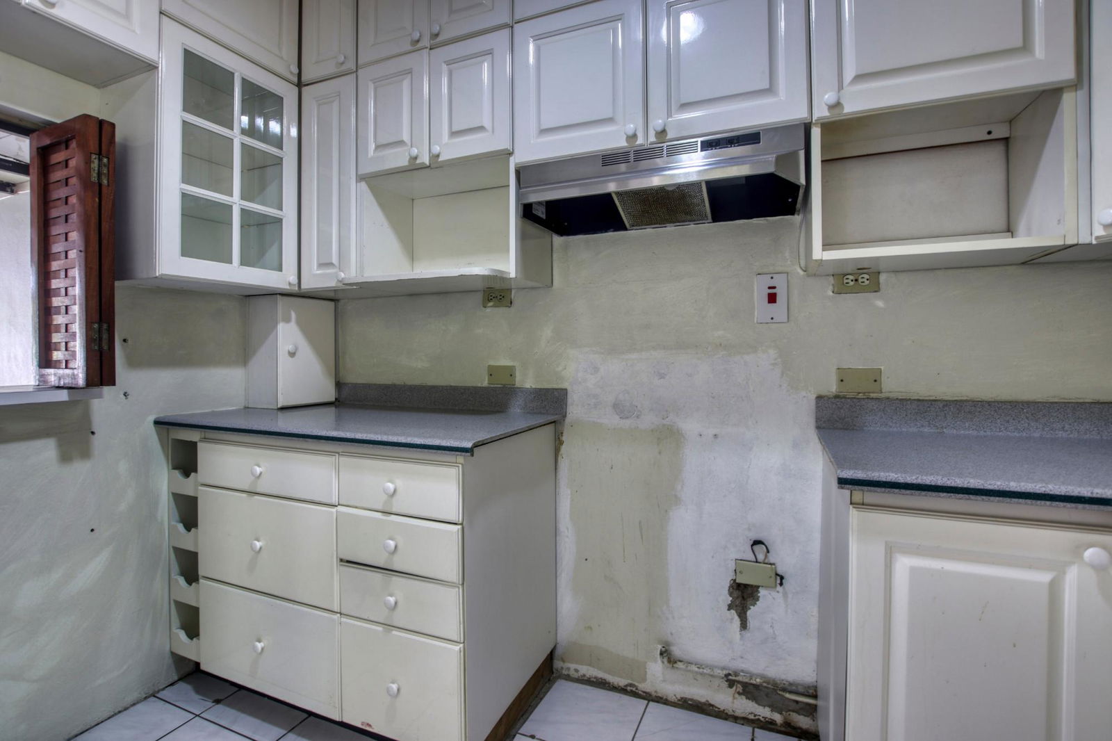 Seventh image of 8 Worthington Place in NEW KINGSTON, St. Andrew, Jamaica - property is For Sale
