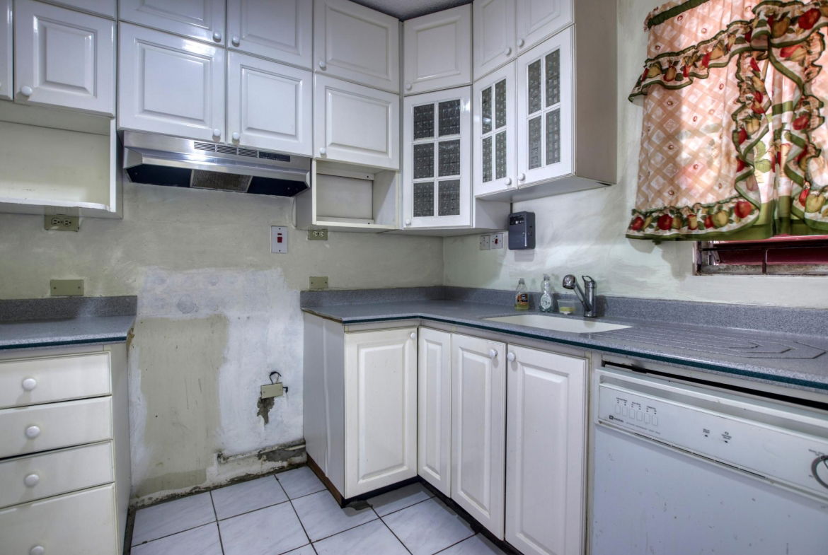 Eighth image of 8 Worthington Place in NEW KINGSTON, St. Andrew, Jamaica - property is For Sale
