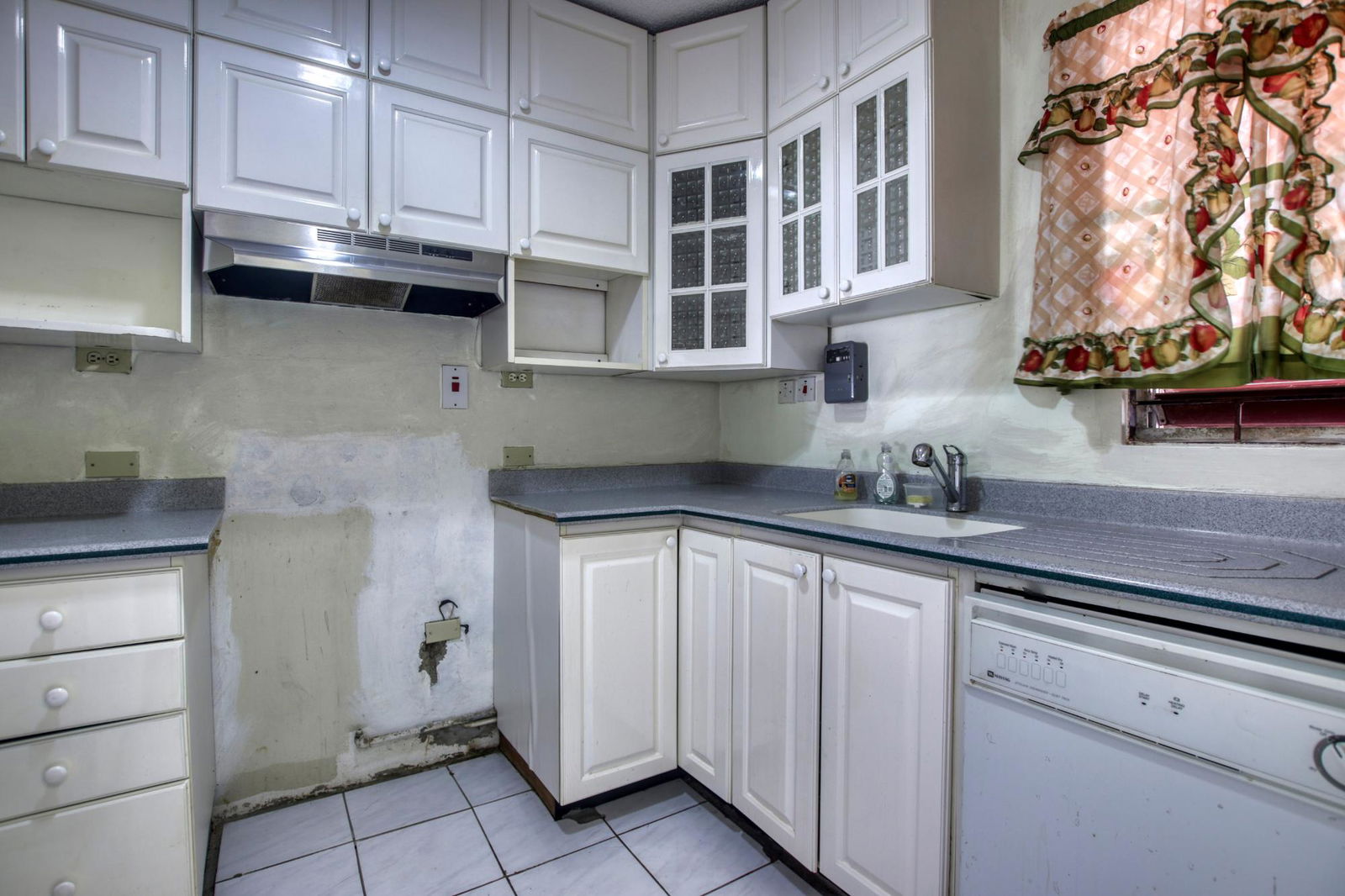 Eighth image of 8 Worthington Place in NEW KINGSTON, St. Andrew, Jamaica - property is For Sale