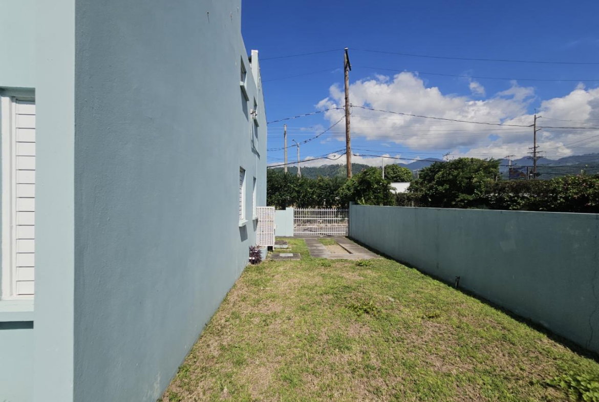 Fourth image of Bougainvilla Avenue Mona in Kingston 6, St. Andrew, Jamaica - property is For Sale