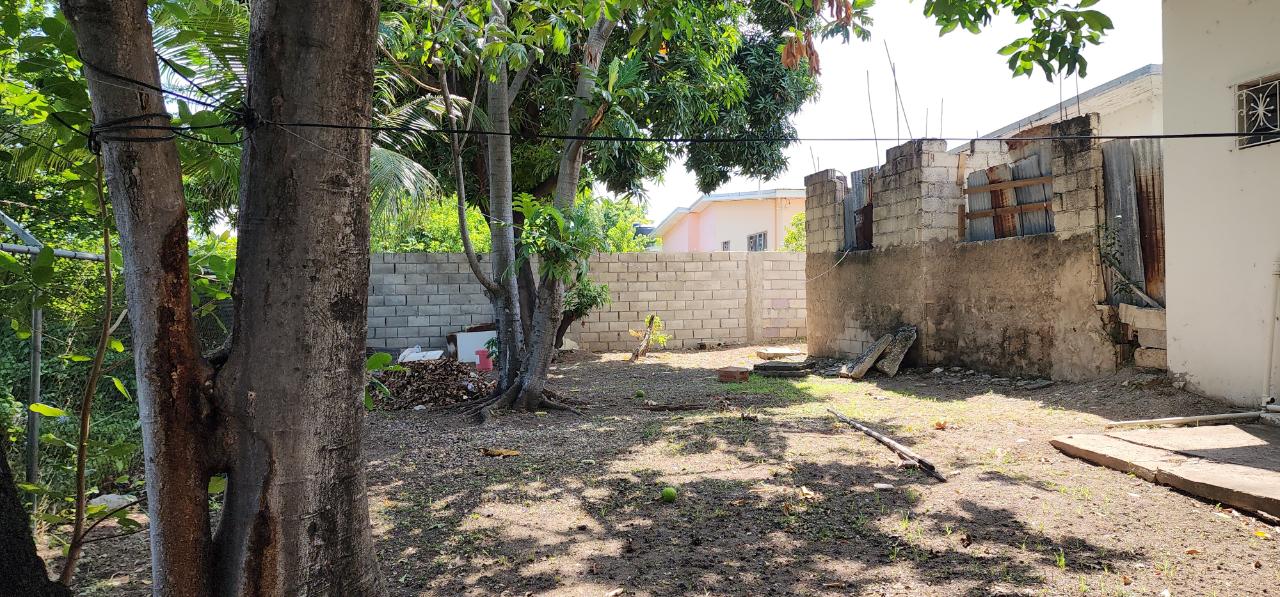 Charming-2-Family-Home-for-Sale-in-St.-Andrew-Jamaica Sixteenth image of 35 Moreton Park Avenue in Kingston 10, St. Andrew, Jamaica - property is For Sale