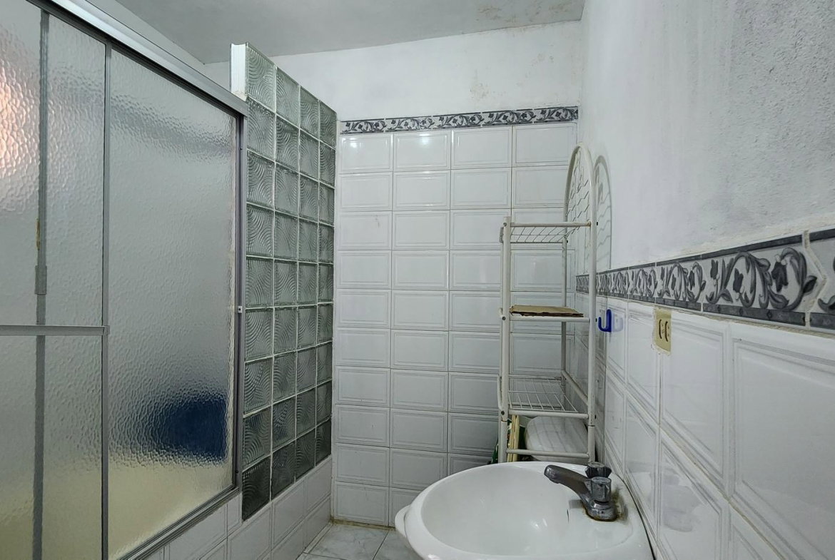 Fourteenth image of 365 East 24th Way, East Kensi in Greater Portmore, St. Catherine, Jamaica - property is For Sale