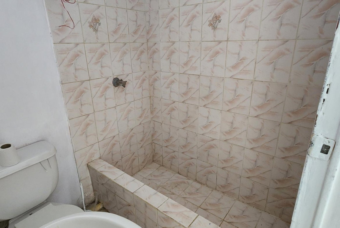 Tenth image of 365 East 24th Way, East Kensi in Greater Portmore, St. Catherine, Jamaica - property is For Sale