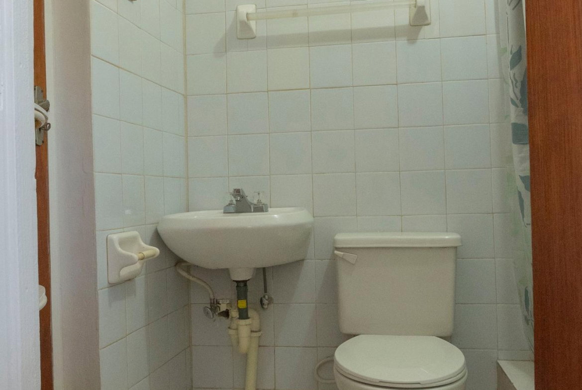 Eleventh image of 57 Glendon Circle, Hope Past in Kingston 8, St. Andrew, Jamaica - property is For Rent