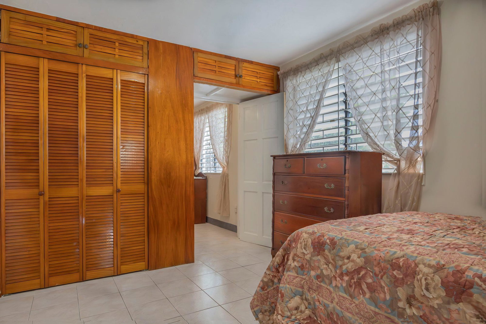 Sixth image of 57 Glendon Circle, Hope Past in Kingston 8, St. Andrew, Jamaica - property is For Rent