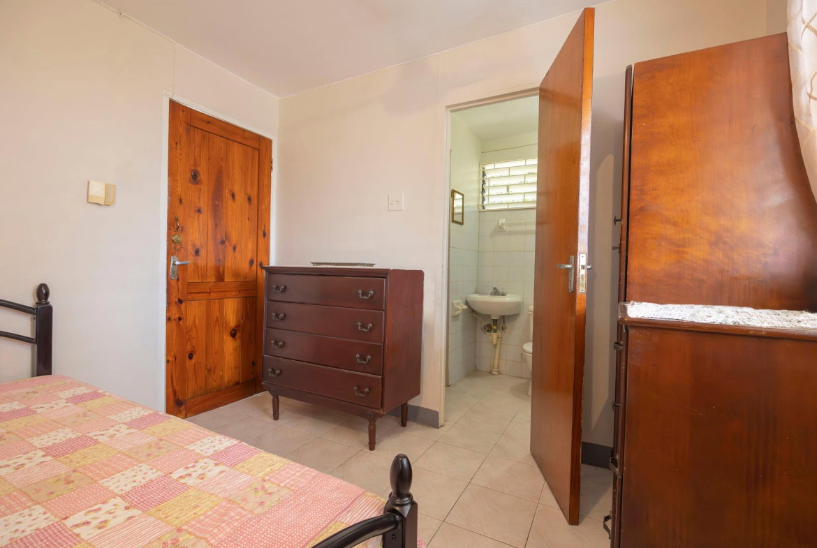 Tenth image of 57 Glendon Circle, Hope Past in Kingston 8, St. Andrew, Jamaica - property is For Rent