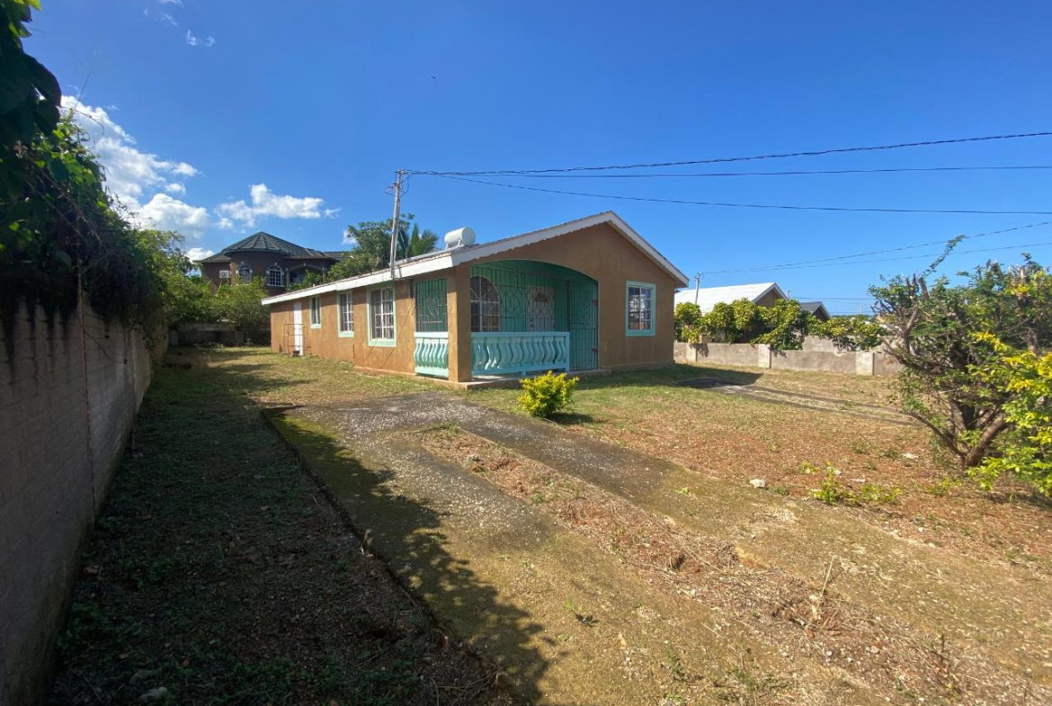 Seventeenth image of 209 Loggerhead Circle in Coral Spring, Trelawny, Jamaica - property is For Sale
