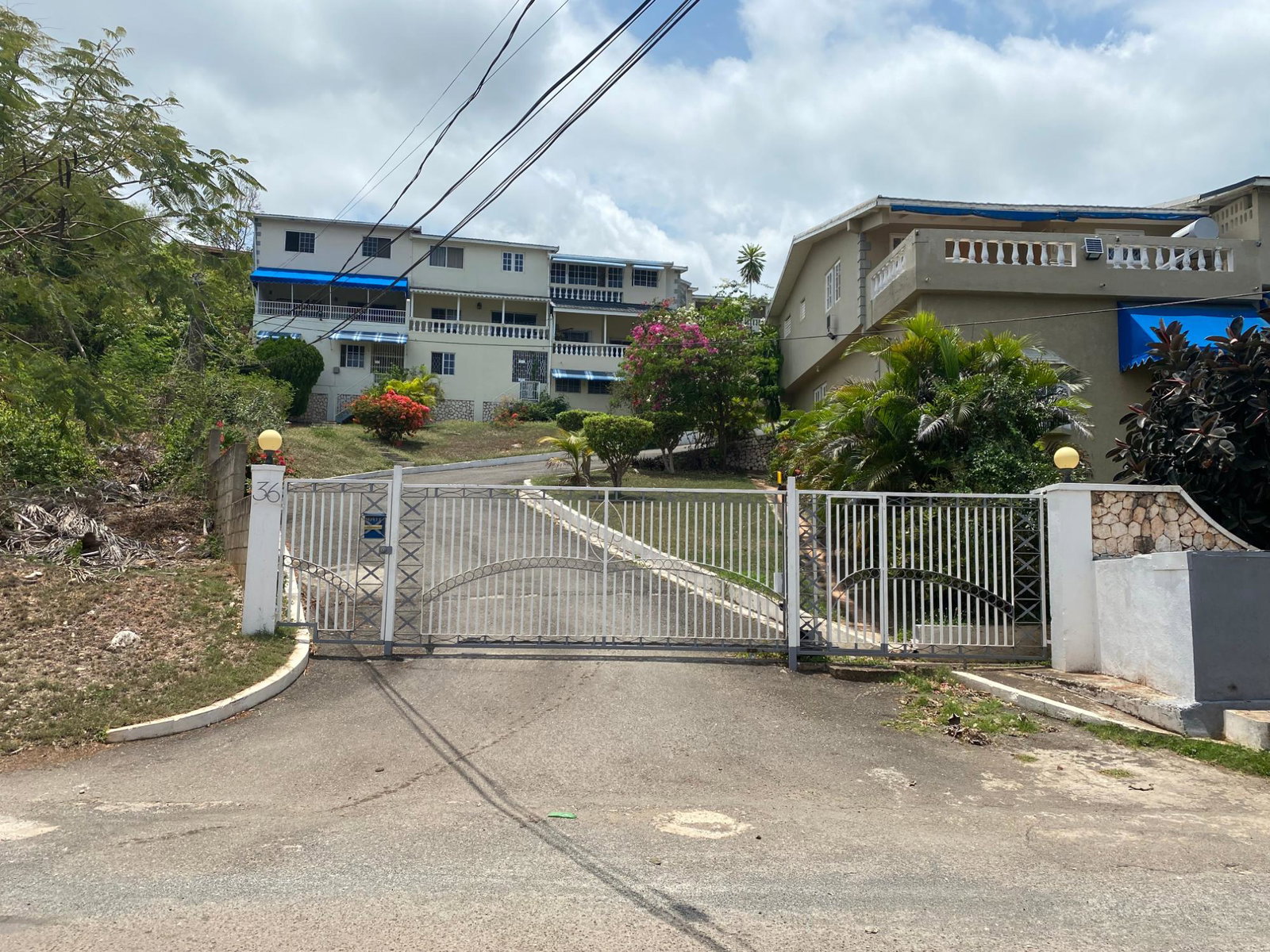 First image of 2-2 Leas Flat in Red Hills, St. Andrew, Jamaica - property is For Sale