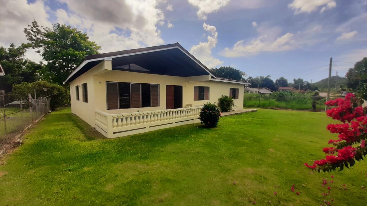 Charming-3-Bedroom-Bungalow-for-Sale-in-Petersfield-Jamaica Second image of 52 Campbelton Gardens, Peter in Petersfield, Westmoreland, Jamaica - property is For Sale
