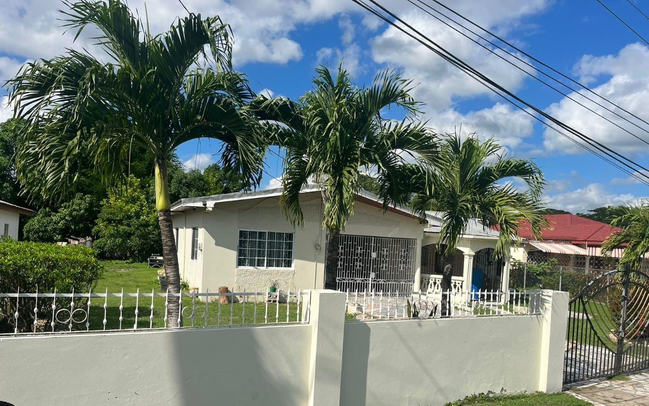 Second image of Inlott in Four Paths, Clarendon, Jamaica - property is For Sale