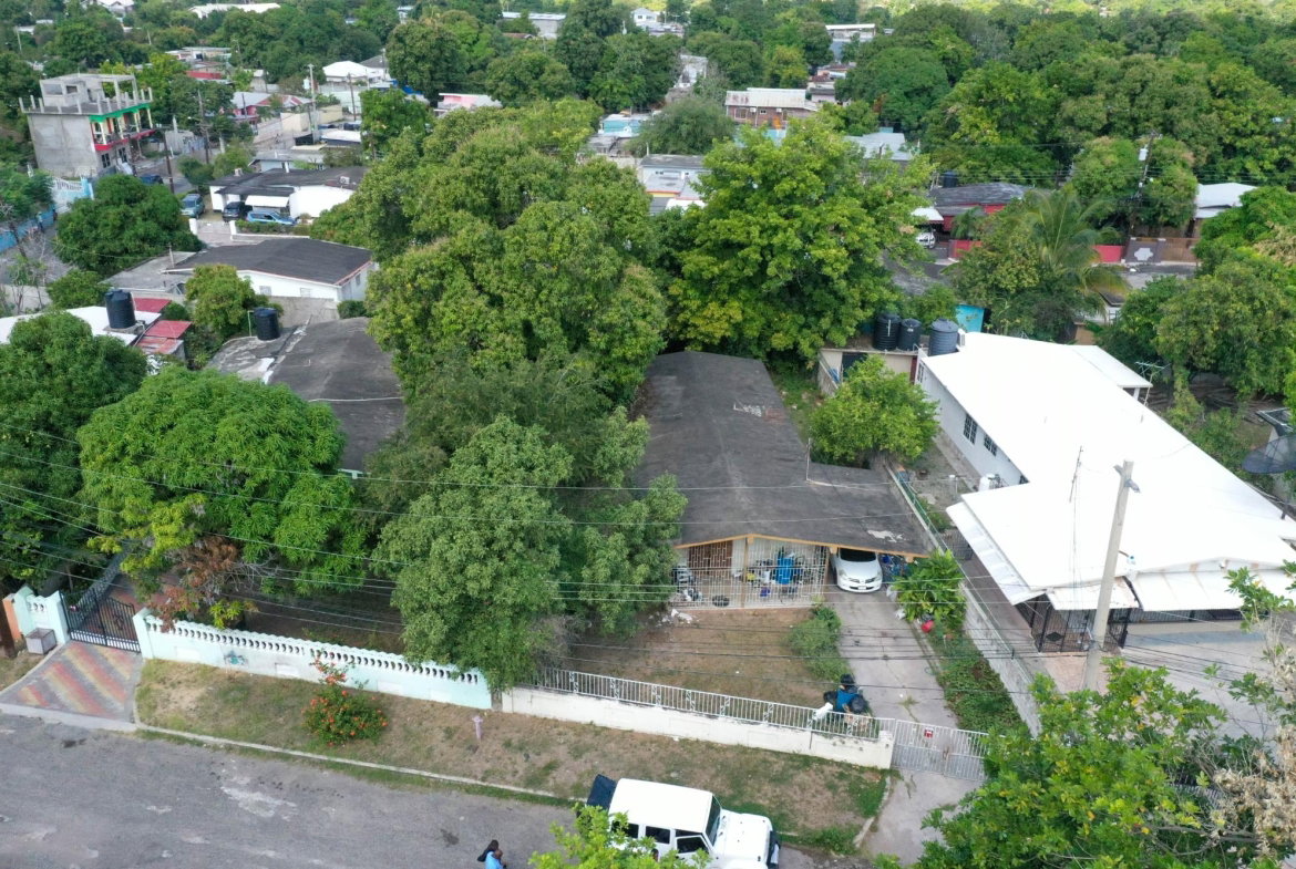 Eighth image of 5 Cassia Glades, Kingston 1 in Kingston 10, St. Andrew, Jamaica - property is For Sale