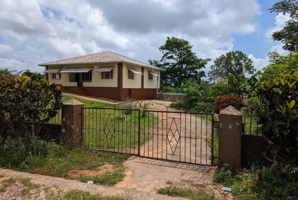 First image of 01 Knockpatrick in Knockpatrick, Manchester, Jamaica - property is For Sale