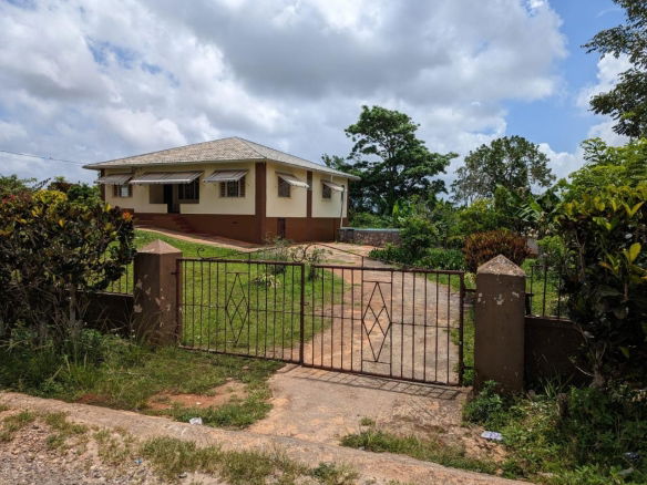 First image of 01 Knockpatrick in Knockpatrick, Manchester, Jamaica - property is For Sale