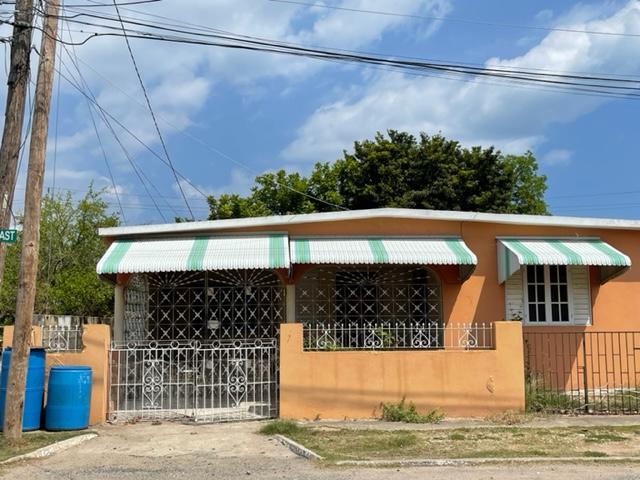 Second image of Park Circle East in Greater Portmore, St. Catherine, Jamaica - property is For Sale