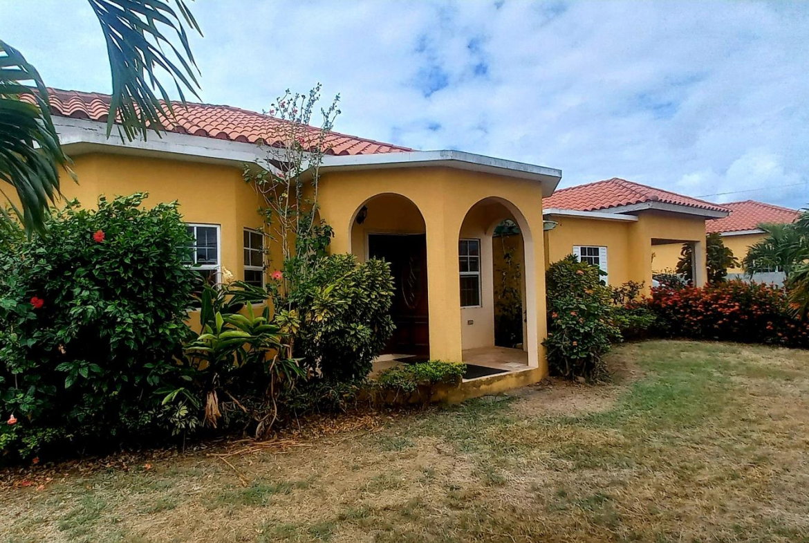First image of Aqueduct Country Club in Bushy Park, St. Catherine, Jamaica - property is For Sale