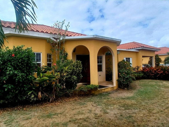 First image of Aqueduct Country Club in Bushy Park, St. Catherine, Jamaica - property is For Sale