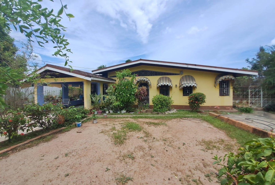 Second image of Roehampton Mews in Kingston 19, St. Andrew, Jamaica - property is For Sale