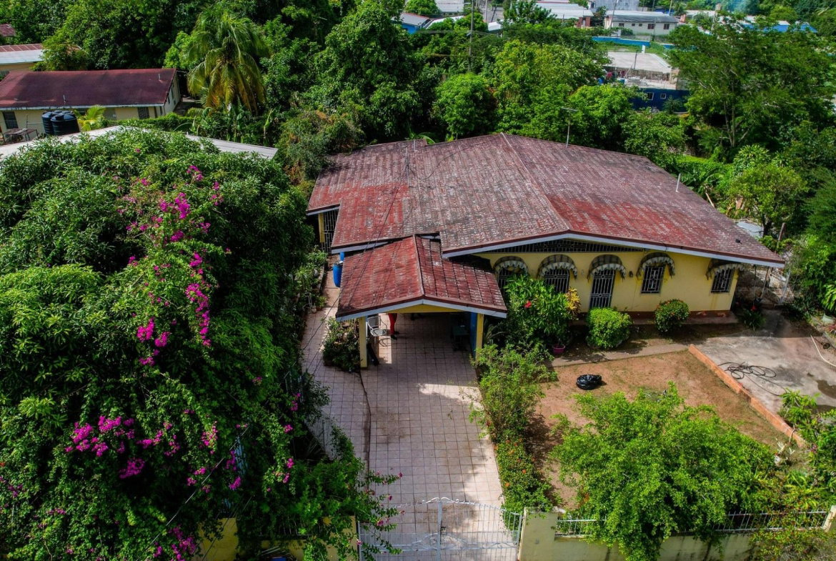 Ninth image of Roehampton Mews in Kingston 19, St. Andrew, Jamaica - property is For Sale