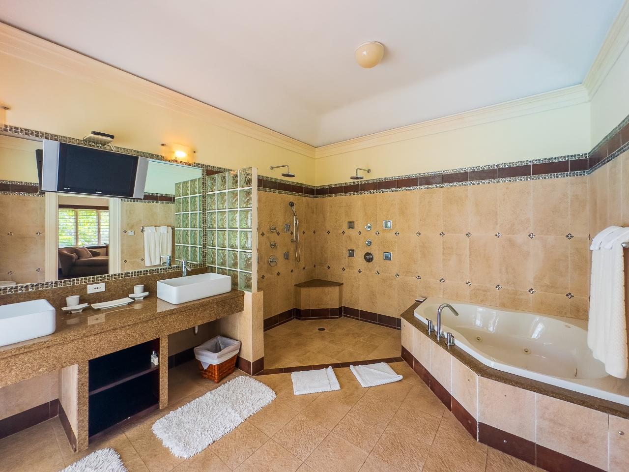 Ninth image of Linger Longer, Tryall in Sandy Bay, Hanover, Jamaica - property is For Sale