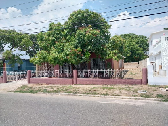 First image of 606 Quarrie Drive in Bridgeport, St. Catherine, Jamaica - property is For Sale
