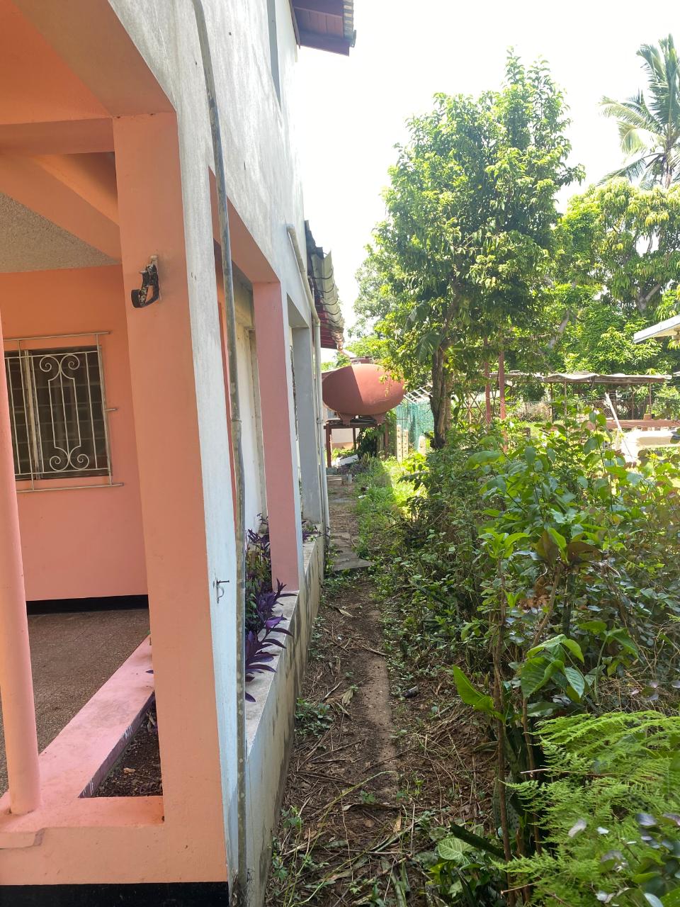 Charming-4-Bedroom-Fixer-Upper-in-Clarendon-5-Lincoln-Avenue Fifth image of 5 Lincoln Avenue in May Pen, Clarendon, Jamaica - property is For Sale