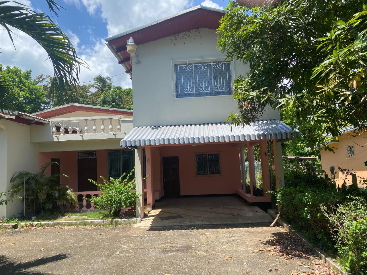 Charming-4-Bedroom-Fixer-Upper-in-Clarendon-5-Lincoln-Avenue First image of 5 Lincoln Avenue in May Pen, Clarendon, Jamaica - property is For Sale