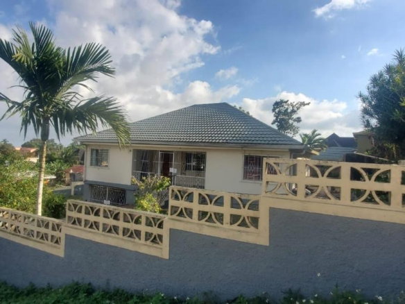 First image of 28e Mckinley Close in Mandeville, Manchester, Jamaica - property is For Sale