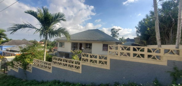 First image of 28e Mckinley Close in Mandeville, Manchester, Jamaica - property is For Sale