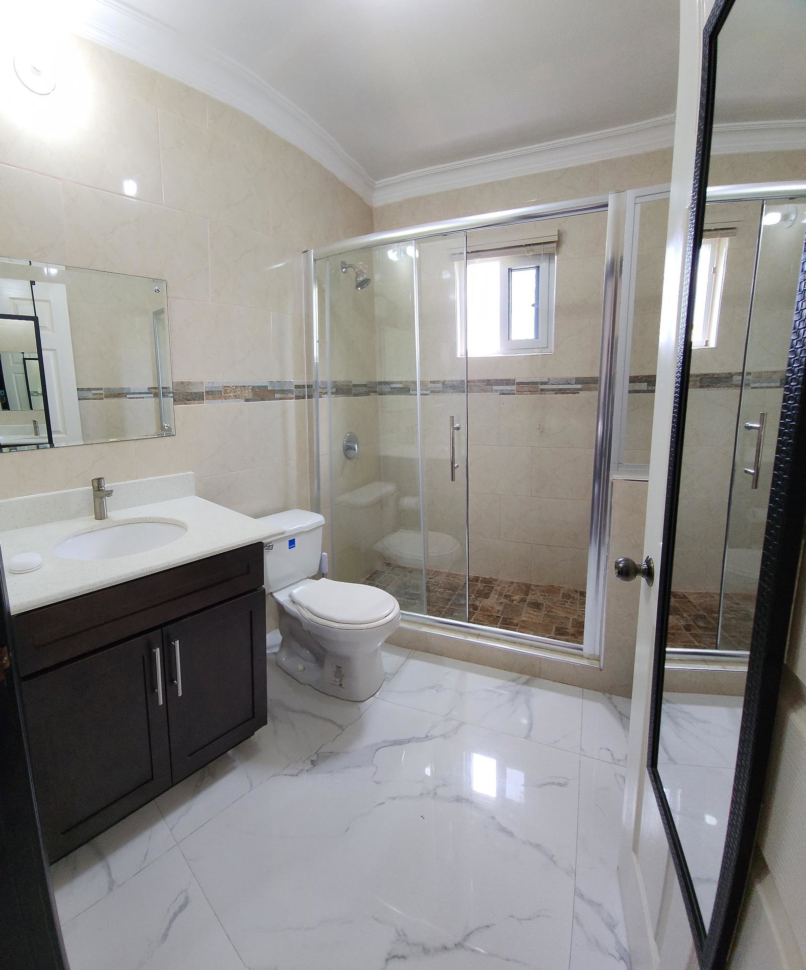 Seventh image of 4-4 Ravinia Road in Kingston 6, St. Andrew, Jamaica - property is For Rent