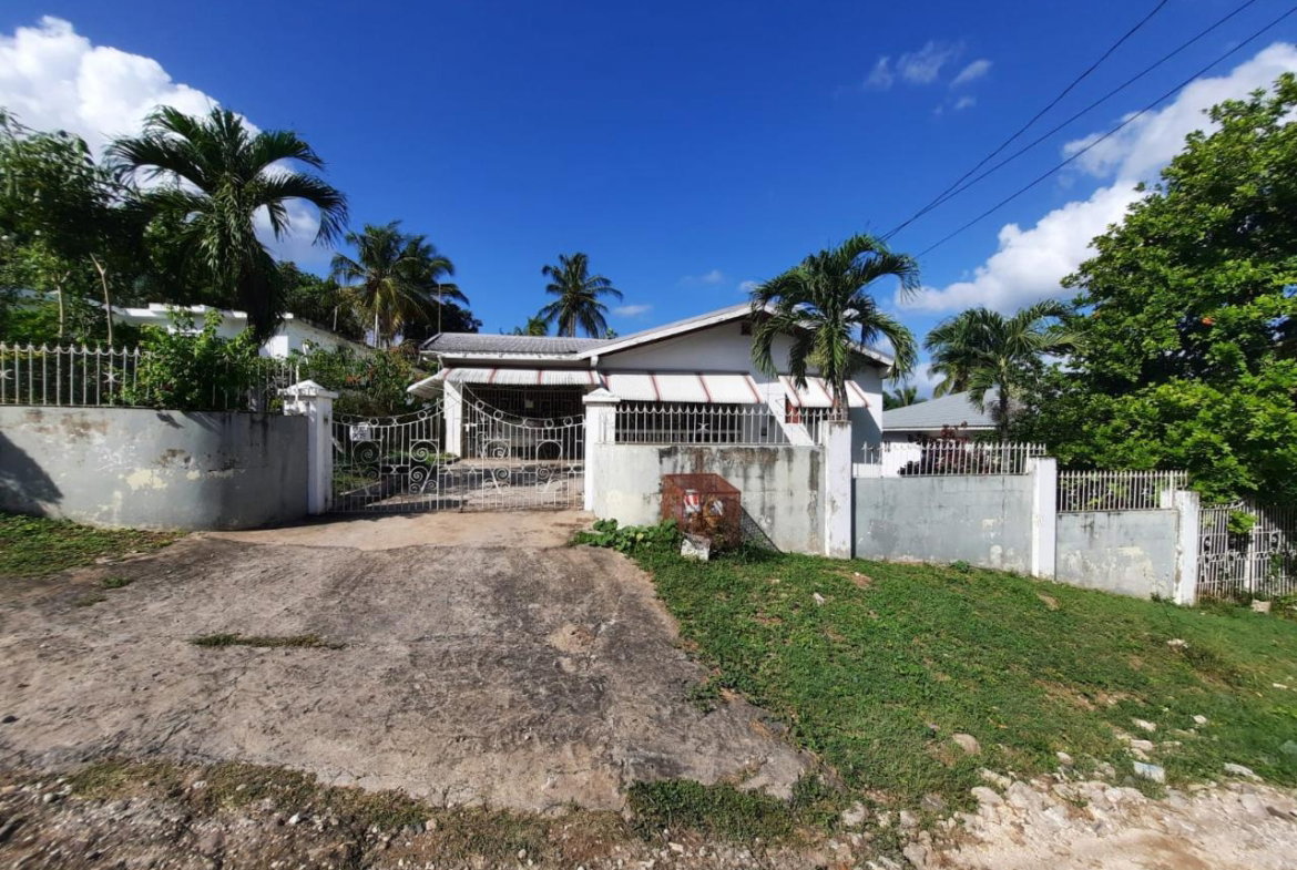 First image of House-9 Paisley Drive in May Pen, Clarendon, Jamaica - property is For Sale