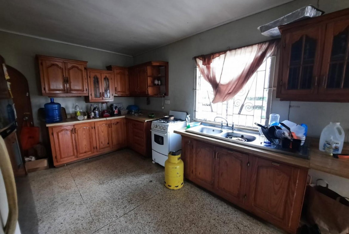 Sixth image of House-9 Paisley Drive in May Pen, Clarendon, Jamaica - property is For Sale