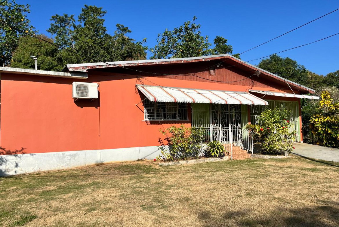 Thirteenth image of Hanson Ave, Santa Cruz in Santa Cruz, St. Elizabeth, Jamaica - property is For Sale