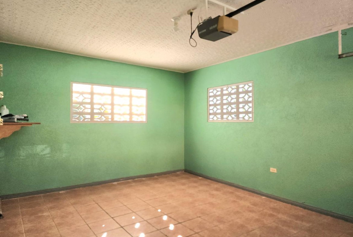 Seventh image of Palm Circle in Unity Hall, St. James, Jamaica - property is For Sale