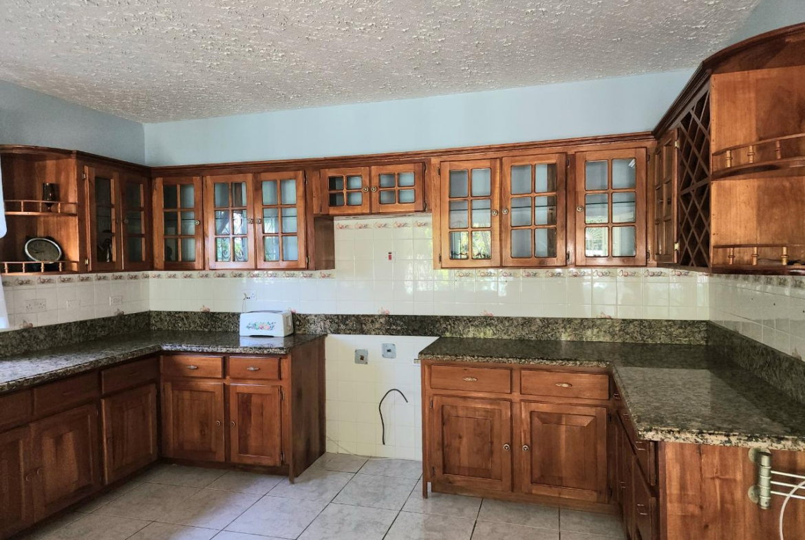 Ninth image of Palm Circle in Unity Hall, St. James, Jamaica - property is For Sale