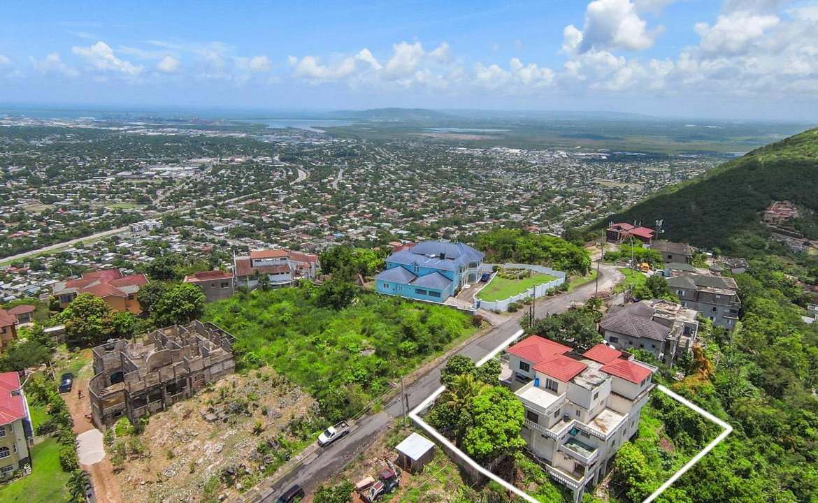 Eleventh image of 16 Throne Circle in Kingston 19, St. Andrew, Jamaica - property is For Sale