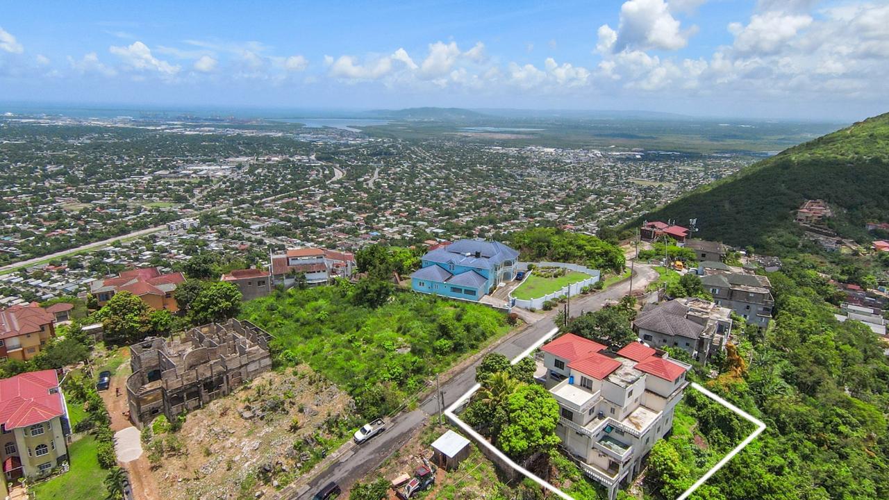 Eleventh image of 16 Throne Circle in Kingston 19, St. Andrew, Jamaica - property is For Sale