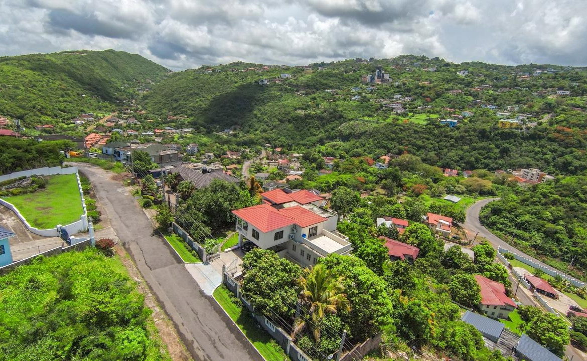 Eighth image of 16 Throne Circle in Kingston 19, St. Andrew, Jamaica - property is For Sale