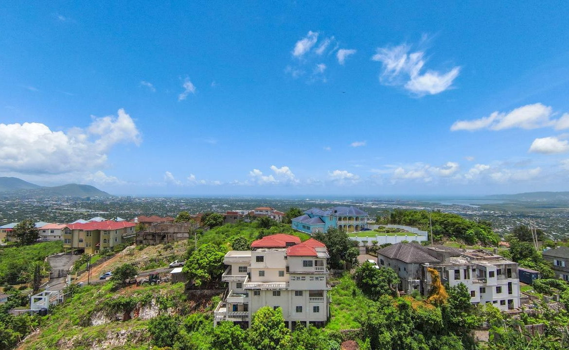 Tenth image of 16 Throne Circle in Kingston 19, St. Andrew, Jamaica - property is For Sale